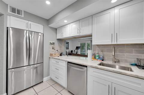 3909 N Ocean Boulevard #108, Fort Lauderdale FL - photo 11 of 37