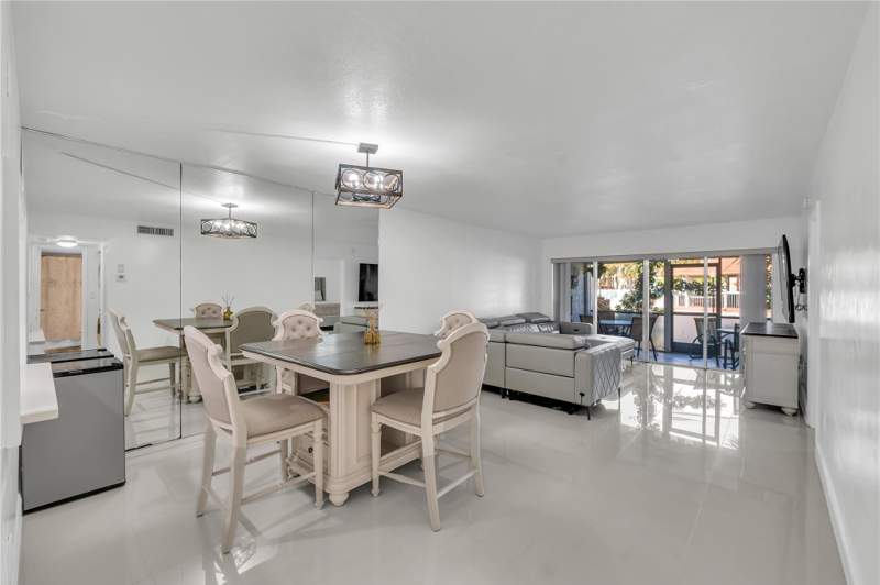 2 bedroom Condominium at 3920 Inverrary Boulevard #104-C, 18th Hole, Lauderhill — photo 4