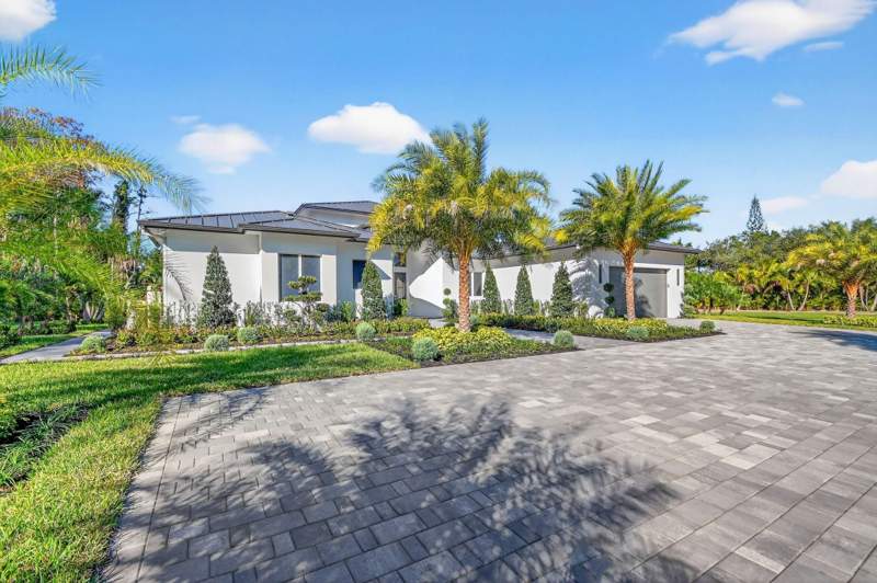 5 bedroom Single Family Residence at 6401 Park Lane, Heritage Farms, Lake Worth — photo 4