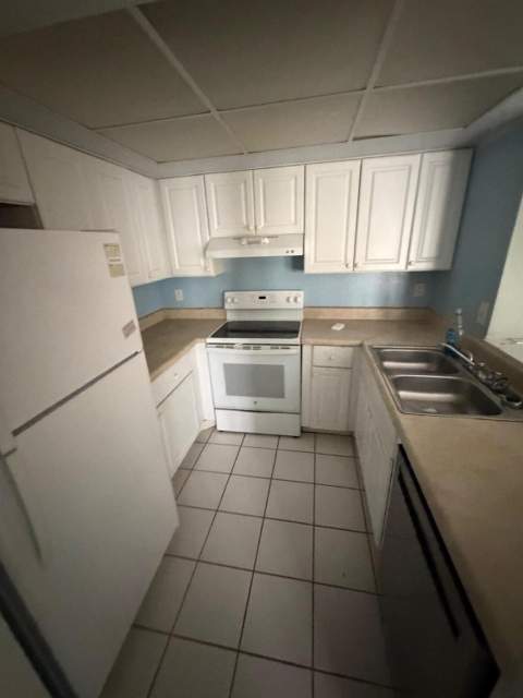 1531 SE Royal Green Circle #107, Port St. Lucie FL - photo 14 of 18