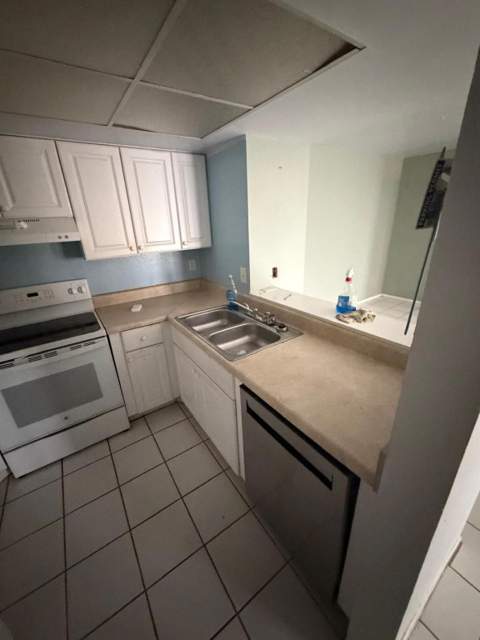 1531 SE Royal Green Circle #107, Port St. Lucie FL - photo 15 of 18