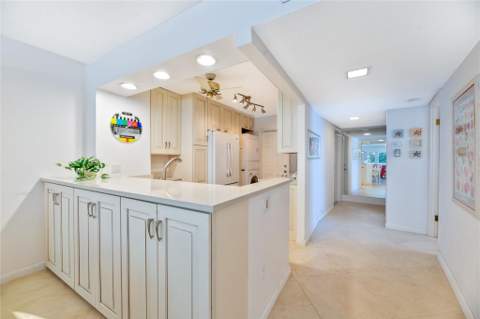 1021 Hillsboro Mile #G1, Hillsboro Beach FL - photo 6 of 32