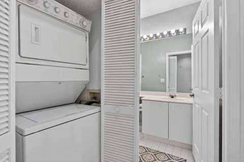 9575 Weldon Circle #Apt C413, Tamarac FL - photo 15 of 65