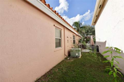 6602 Geneva Street, Lake Worth FL - photo 11 of 21