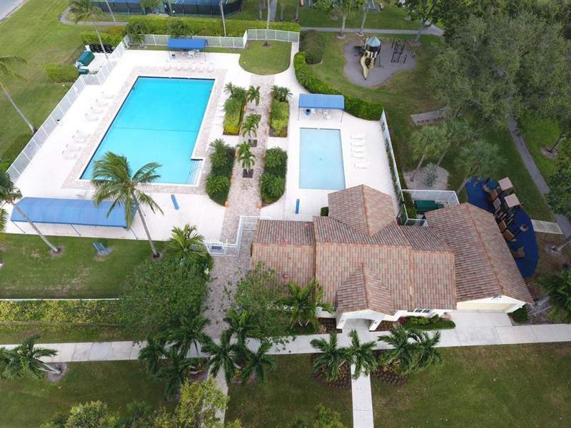 4 bedroom Single Family Residence at 6602 Geneva Street, Spinnaker Bay At Lake Cha, Lake Worth — photo 5
