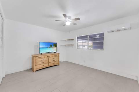 7401 Pines Boulevard #201, Pembroke Pines FL - photo 10 of 29