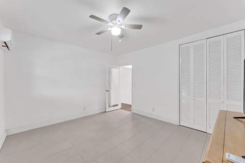 7401 Pines Boulevard #201, Pembroke Pines FL - photo 12 of 29