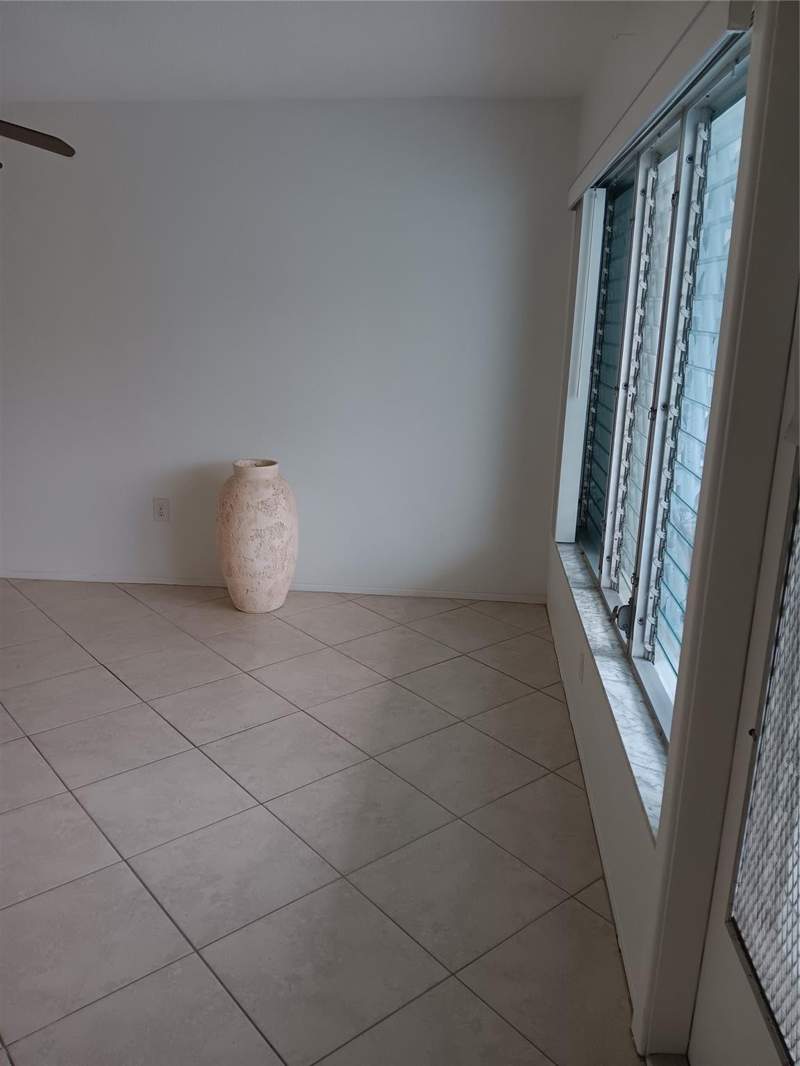 1 bedroom Stock Cooperative at 1110 N Riverside Drive #26, sunset coop inc, Pompano Beach — photo 4