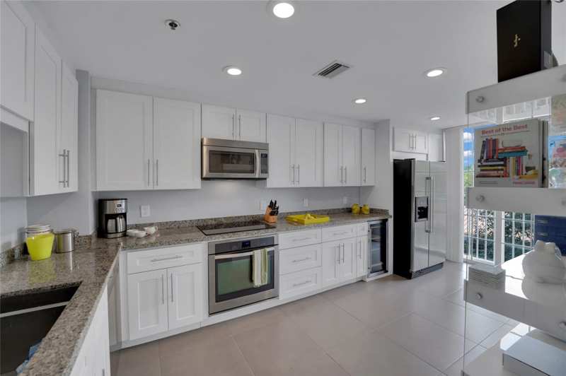 2 bedroom Condominium at 4108 W Palm Aire Drive #083b, Vizcaya Towers At Palm-Aire, Pompano Beach — photo 1