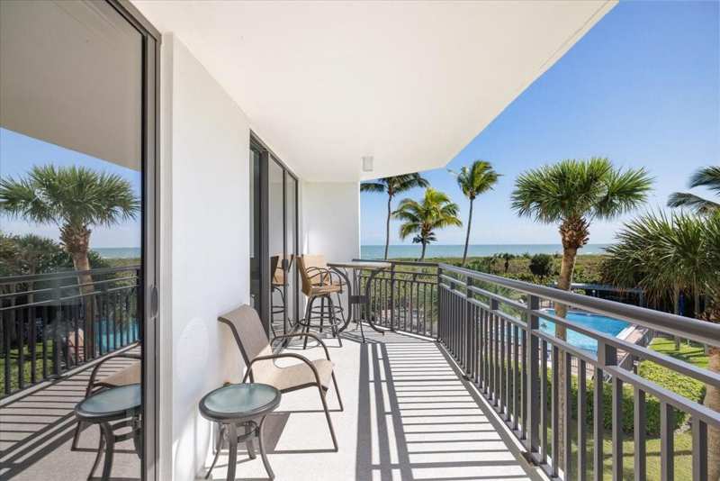 2 bedroom Condominium at 2800 N Highway A1a #307, Barclay Beach Club, Fort Pierce — photo 1