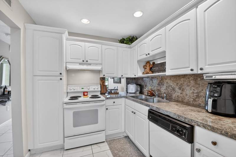 2 bedroom Condominium at 4272 Deste Court #106, Fountains, Lake Worth — photo 3