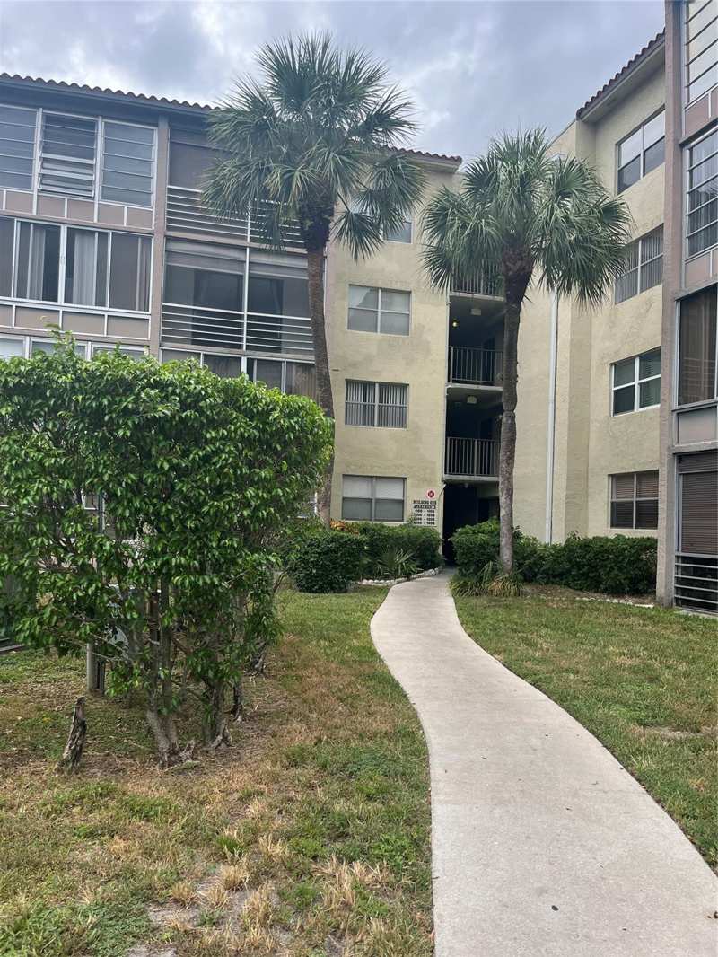 2 bedroom Condominium at 1800 sw 81 Ave N 81 Ave Lauderdale Avenue #1418, Courtyards of Broward, North Lauderdale — photo 1