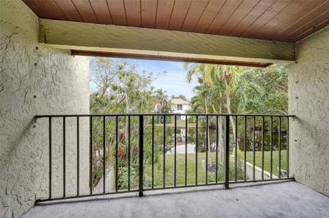 750 E Coco Plum Circle #2, Plantation FL - photo 15 of 21