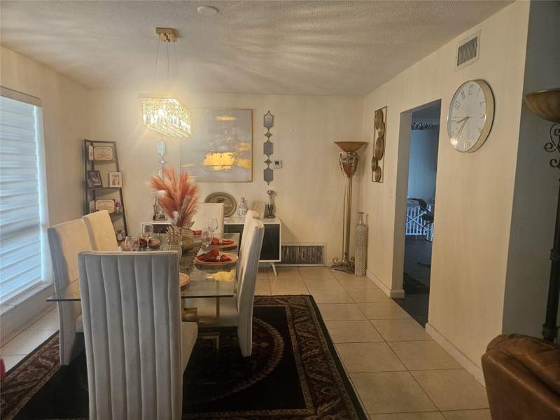 3 bedroom Single Family Residence at 7733 Embassy Boulevard, Miramar Park Third Add 61, Miramar — photo 2