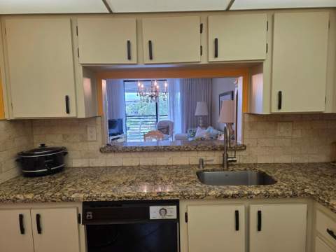 1001 Colony Point Circle #405, Pembroke Pines FL - photo 7 of 26