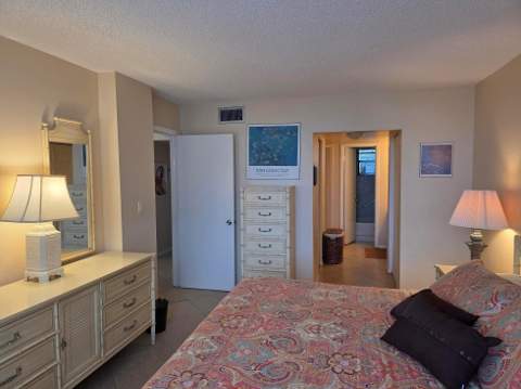 1001 Colony Point Circle #405, Pembroke Pines FL - photo 8 of 26