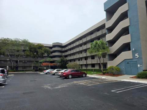 1001 Colony Point Circle #405, Pembroke Pines FL - photo 24 of 26