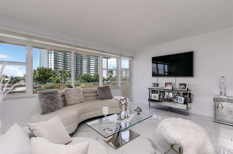 2 bedroom Stock Cooperative at 3333 NE 34th Street #304, Coral Ridge Towers South, Fort Lauderdale — photo 1