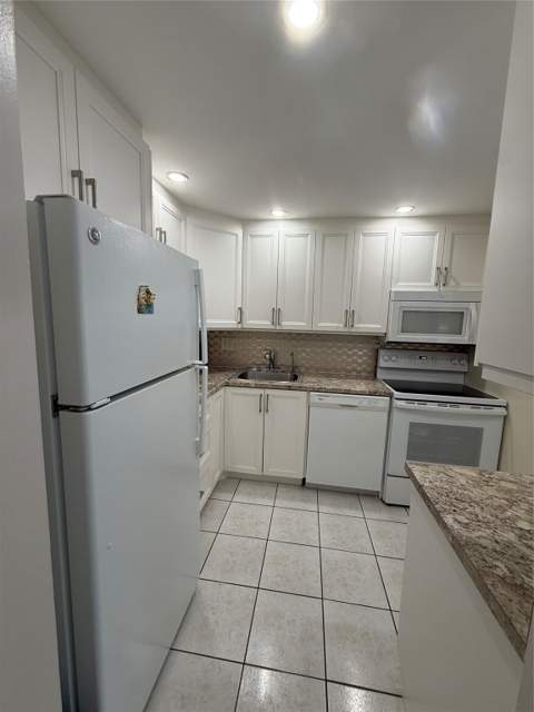 2901 NW 46th Avenue #106, Lauderdale Lakes FL - photo 9 of 35