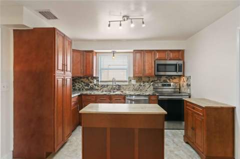 51 NE 49th Street, Fort Lauderdale FL - photo 7 of 31