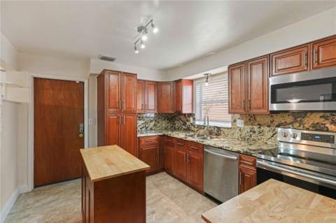 51 NE 49th Street, Fort Lauderdale FL - photo 8 of 31