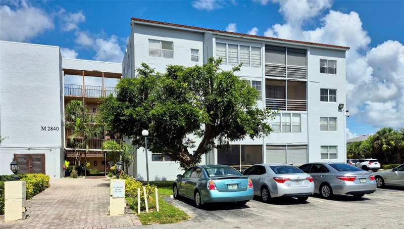 2 bedroom Condominium at 2840 Somerset Drive #208m, Somerset At Lauderdale, Lauderdale Lakes — photo 1
