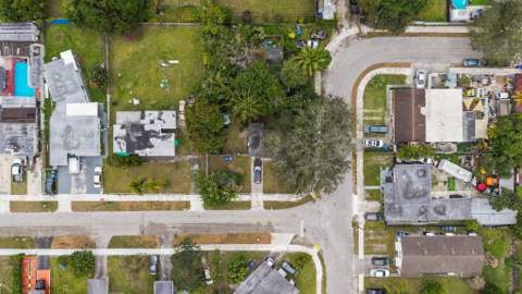 5829 Hayes Street, Hollywood FL - photo 8 of 35