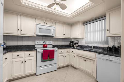 1850 S Ocean Boulevard #502, Pompano Beach FL - photo 10 of 43