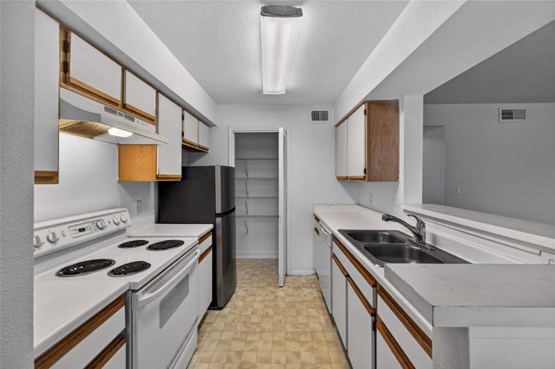 2 bedroom Condominium at 2361 NW 33rd Street #605, Sailboat Pointe, Oakland Park — photo 3