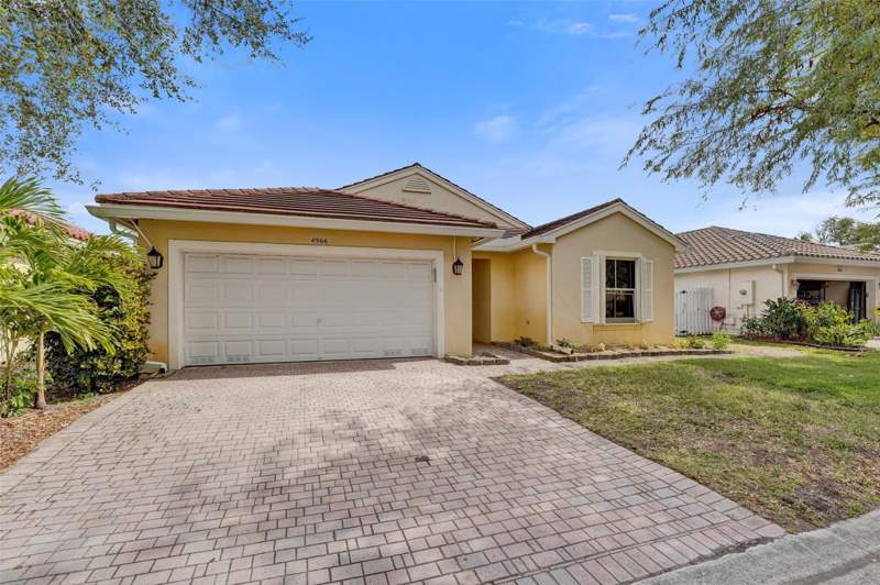 3 bedroom Single Family Residence at 4966 SW 33rd Terrace, Banyan Oakridge Plat, Hollywood — photo 3