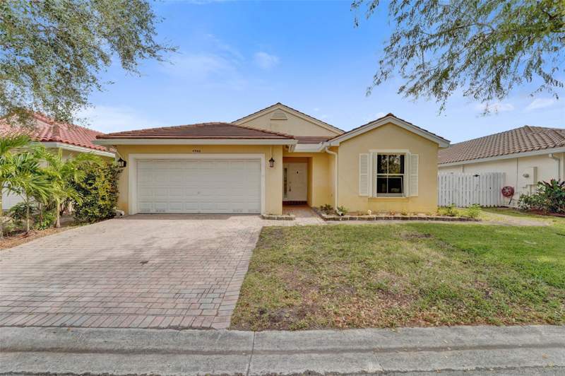 3 bedroom Single Family Residence at 4966 SW 33rd Terrace, Banyan Oakridge Plat, Hollywood — photo 4
