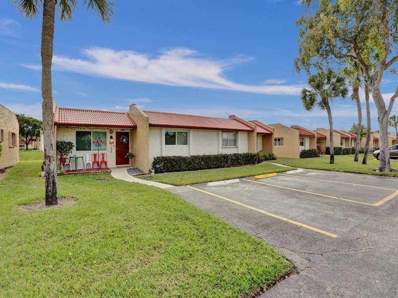 2 bedroom Condominium at 138 Lake Barbara Drive #138, Golden Lakes Village Cond, West Palm Beach — photo 1