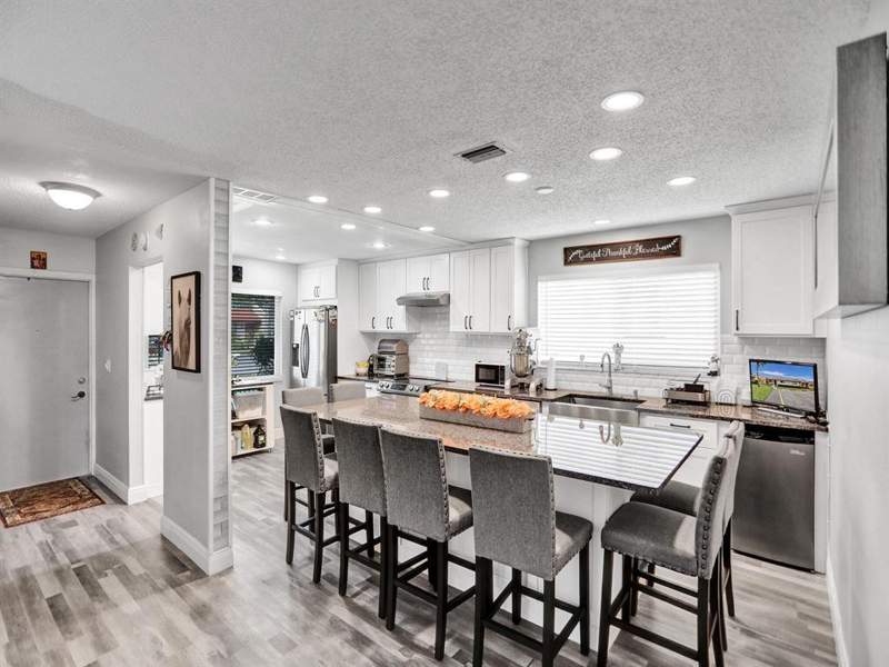 2 bedroom Condominium at 138 Lake Barbara Drive #138, Golden Lakes Village Cond, West Palm Beach — photo 4