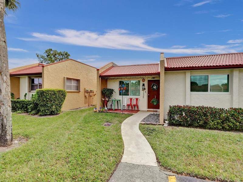 2 bedroom Condominium at 138 Lake Barbara Drive #138, Golden Lakes Village Cond, West Palm Beach — photo 3