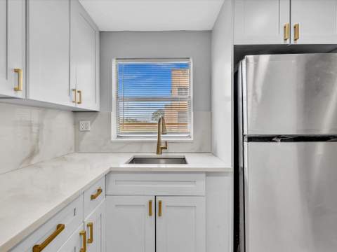 9041 Sunrise Lakes Boulevard #113, Sunrise FL - photo 18 of 50