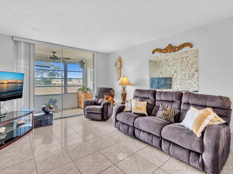 1 bedroom Condominium at 9041 Sunrise Lakes Boulevard #113, Sunrise Lakes, Sunrise — photo 3