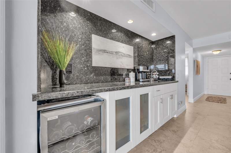 2 bedroom Condominium at 112 Lake Emerald Drive #104, LAKE EMERALD CONDOMINIUM NO, Oakland Park — photo 3
