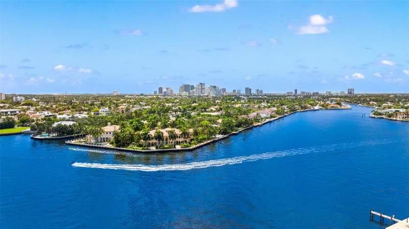 4 bedroom Single Family Residence at 2701 Aqua Vista Boulevard, Sea Island, Fort Lauderdale — photo 2