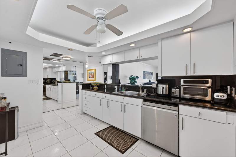 2 bedroom Condominium at 1149 Hillsboro Mile #1007, Opal Towers East, Hillsboro Beach — photo 5