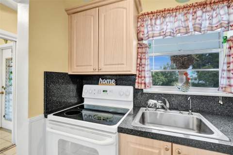 2475 W Golf Boulevard #244, Pompano Beach FL - photo 6 of 31