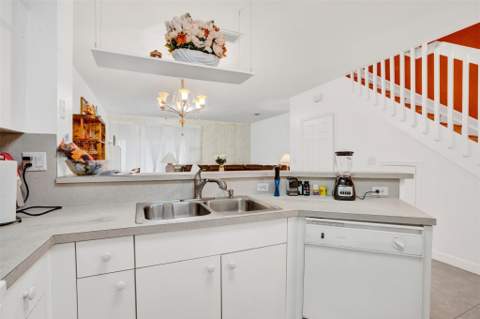 5722 Tuscany Terrace, Tamarac FL - photo 8 of 48