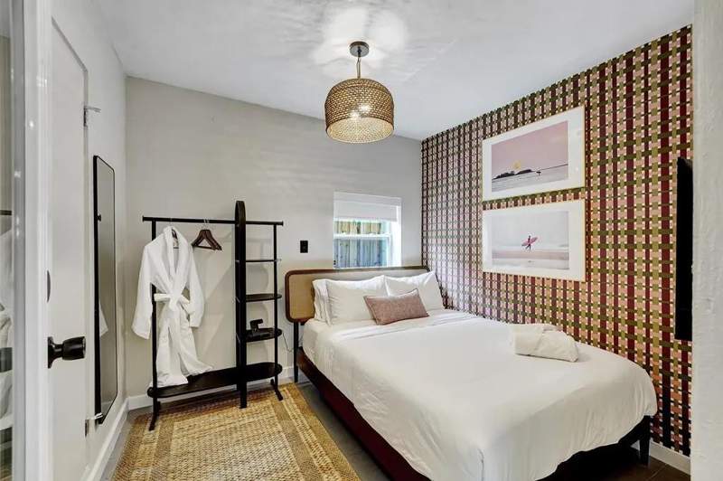 3 bedroom Single Family Residence at 820 NE 17th Street, Lauderdale Park 6-33 1/2, Fort Lauderdale — photo 4