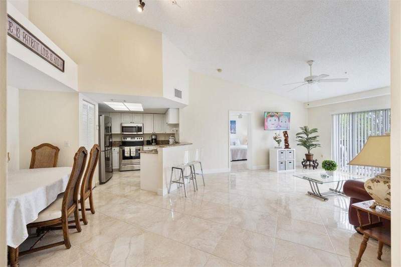 2 bedroom Condominium at 1100 Crestwood Court #1110, Grand View at Crestwood, Royal Palm Beach — photo 2