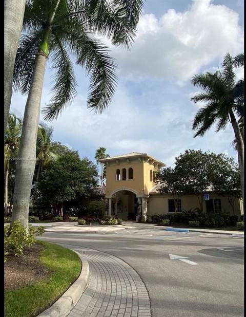 1100 Crestwood Court #1110, Royal Palm Beach FL - photo 22 of 24