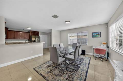 348 NW 40th Court, Oakland Park FL - photo 6 of 31