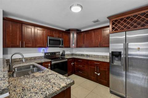 348 NW 40th Court, Oakland Park FL - photo 8 of 31