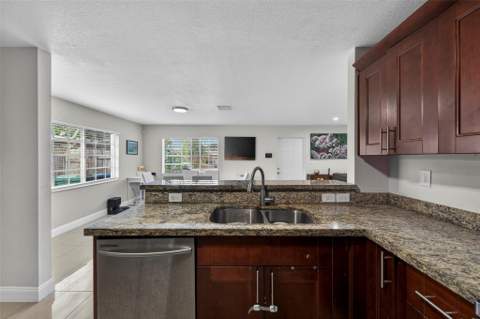 348 NW 40th Court, Oakland Park FL - photo 11 of 31