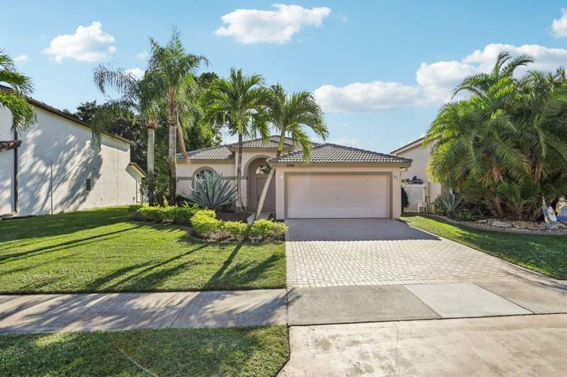 3 bedroom Single Family Residence at 3746 Old Lighthouse Circle, Orange Point #c, Wellington — photo 1