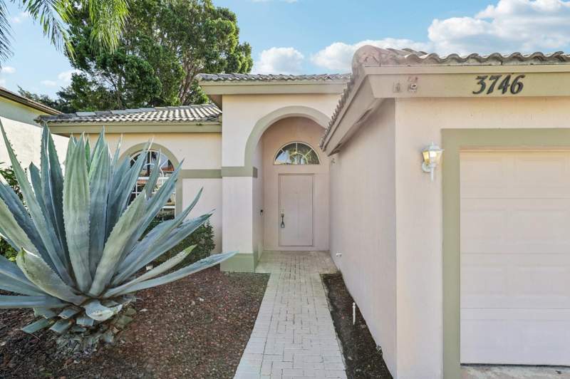3 bedroom Single Family Residence at 3746 Old Lighthouse Circle, Orange Point #c, Wellington — photo 4