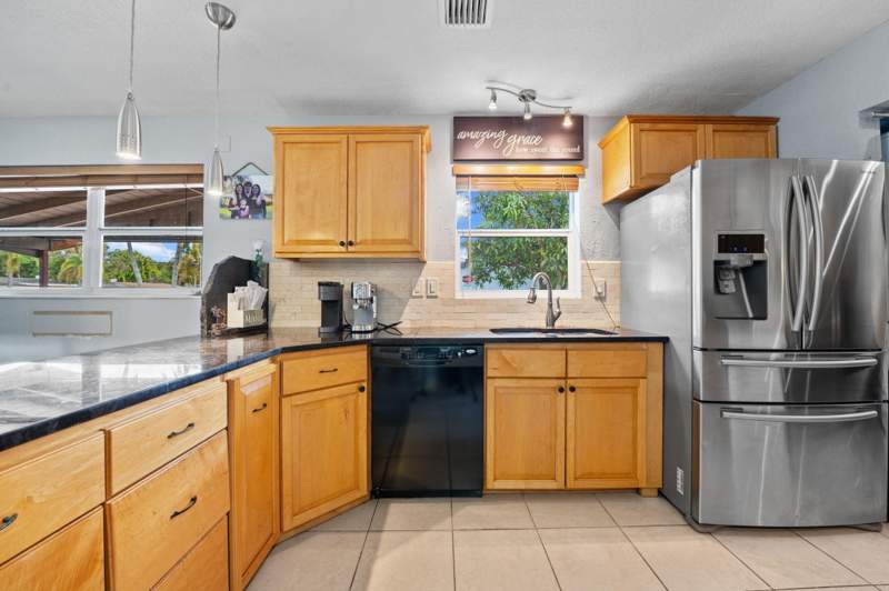 3 bedroom Single Family Residence at 5554 SW 6th Street, Margate Estates Sec 1 50-, Margate — photo 5